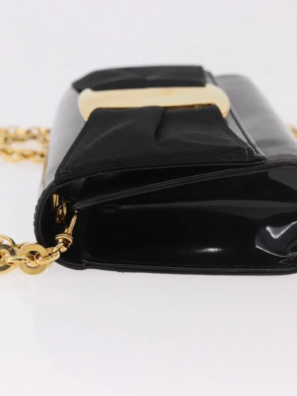 Salvatore Ferragamo Vara Ribbon Chain Bag Patent Leather Black Gold Auth bs35689